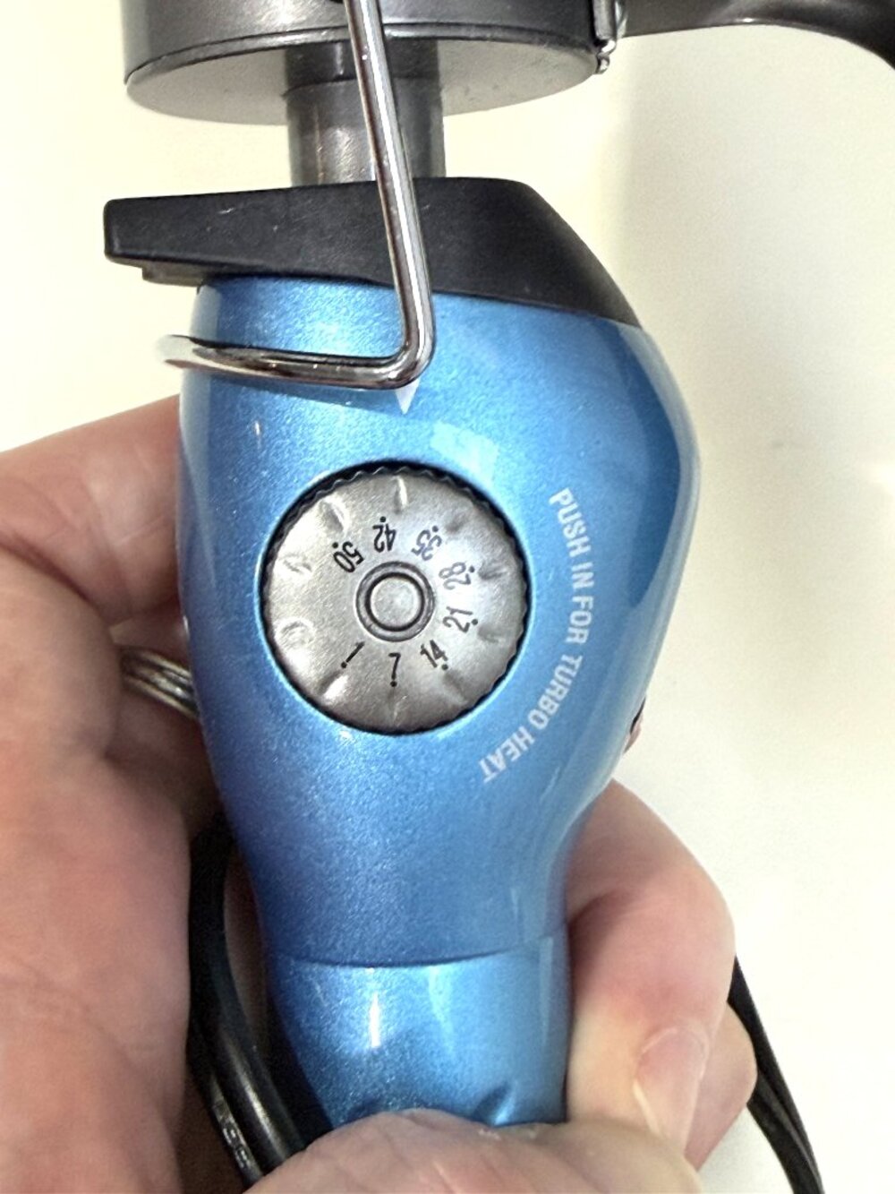 NWOT BaBylissPRO Nano Titanium 1¼" Spring Curling Iron Blue - Picture 3 of 8